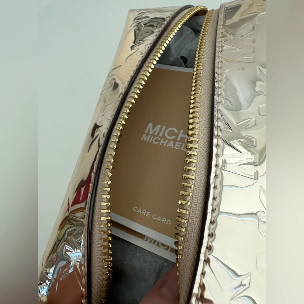 Michael Kors Jet Set Medium Patent Logo Debossed Travel Kit Pale Gold NWT